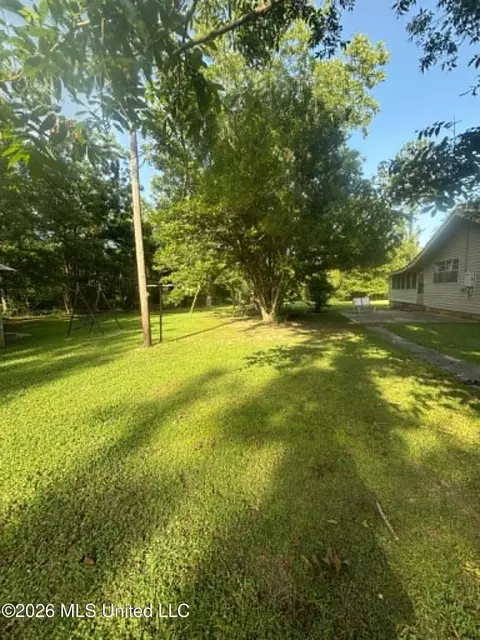 Exterior - 1047 Pearl Valley Rd, Wesson, MS 39191 photo 14 of 15