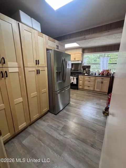 Kitchen - 1047 Pearl Valley Rd, Wesson, MS 39191 photo 1 of 2