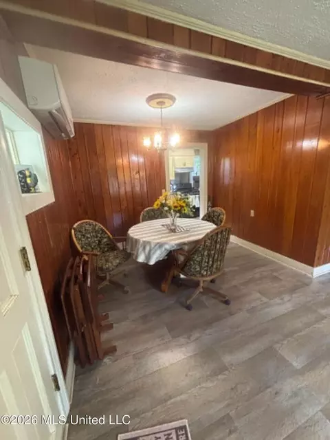 Dining - 1047 Pearl Valley Rd, Wesson, MS 39191 photo 1 of 2