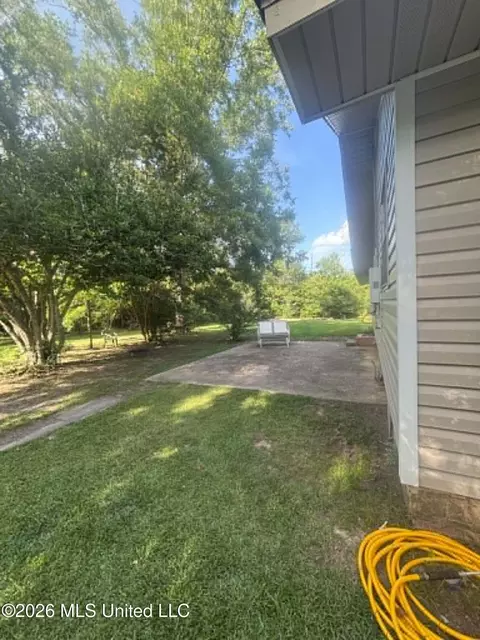 Exterior - 1047 Pearl Valley Rd, Wesson, MS 39191 photo 2 of 15