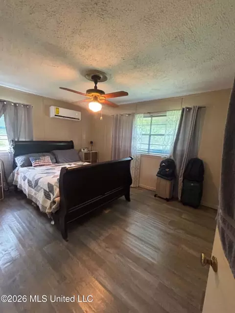 Bedroom - 1047 Pearl Valley Rd, Wesson, MS 39191 photo 1 of 4
