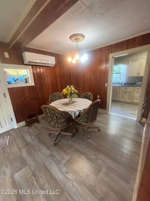 Dining - 1047 Pearl Valley Rd, Wesson, MS 39191 photo 2 of 2
