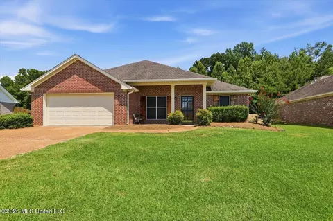 1146 Spanish Oak Dr, Pearl, MS 39208