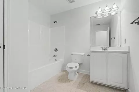 Bath - 625 Fallbrook Cv, Hernando, MS 38632 photo 6 of 6
