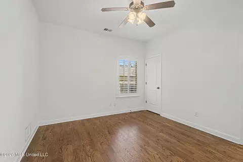 Bedroom - 625 Fallbrook Cv, Hernando, MS 38632 photo 2 of 3