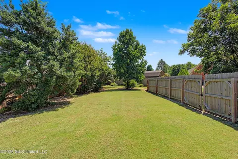 Exterior - 625 Fallbrook Cv, Hernando, MS 38632 photo 11 of 11