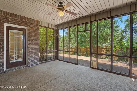 Exterior - 625 Fallbrook Cv, Hernando, MS 38632 photo 2 of 11