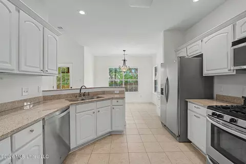 Kitchen - 625 Fallbrook Cv, Hernando, MS 38632 photo 1 of 5