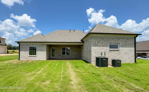 Exterior - 7671 John Elliott Ln, Hernando, MS 38632 photo 5 of 6