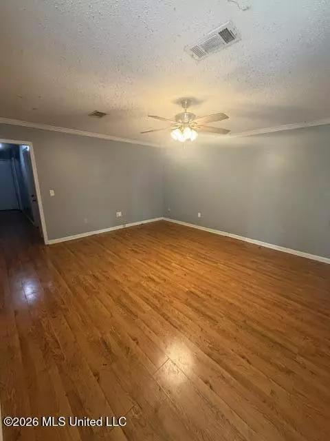 Living - 113 Cumberland Rd, Brandon, MS 39047 photo 1 of 2