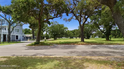 W Beach Boulevard, Long Beach, MS 39560 photo 2