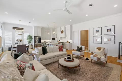 Living - 124 N Natchez Dr, Madison, MS 39110 photo 6 of 8