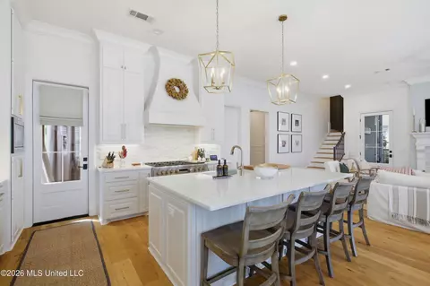Kitchen - 124 N Natchez Dr, Madison, MS 39110 photo 2 of 5