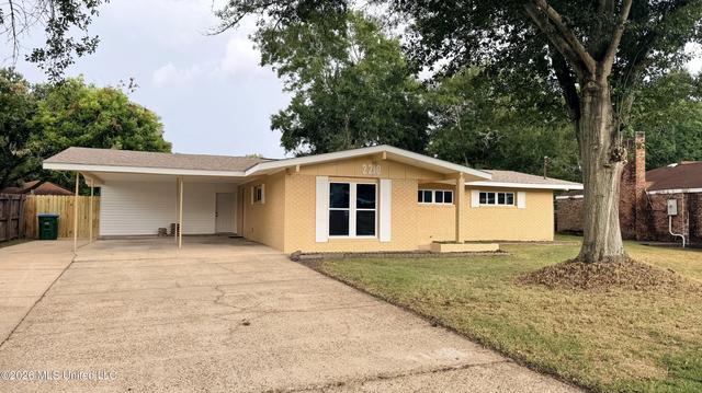 2210 Glendale St, Pascagoula, MS 39567