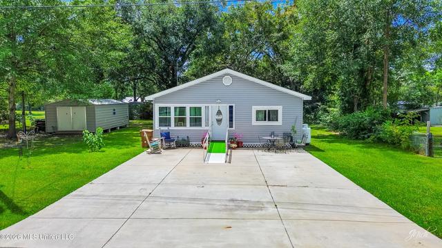 8145 Jack Graves Rd, Biloxi, MS 39532