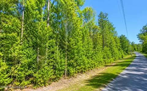 2010 Dogwood Ridge Rd, Kiln, MS 39556