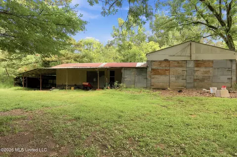 Exterior - 3887 Forest Hill Rd, Jackson, MS 39212 photo 8 of 10