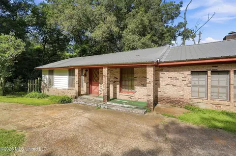 Exterior - 3887 Forest Hill Rd, Jackson, MS 39212 photo 4 of 10