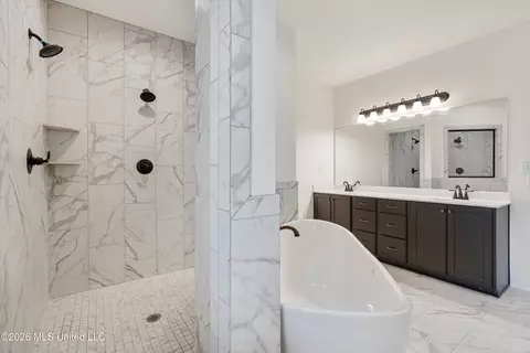 Bath - 711 Beckett Cv, Hernando, MS 38632 photo 8 of 8