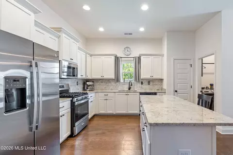 Kitchen - 711 Beckett Cv, Hernando, MS 38632 photo 1 of 1
