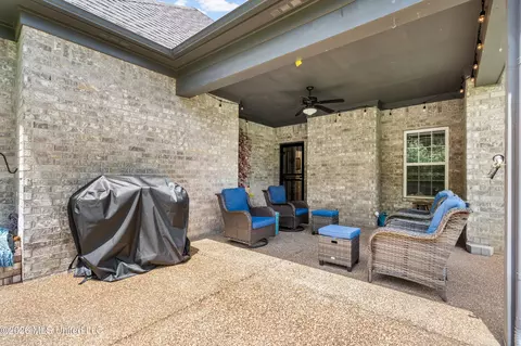 Exterior - 711 Beckett Cv, Hernando, MS 38632 photo 4 of 6