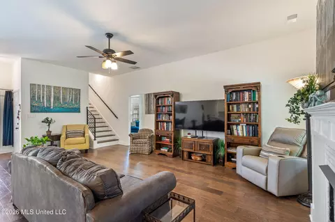 Living - 711 Beckett Cv, Hernando, MS 38632 photo 1 of 1