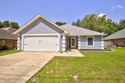 1517 Porpoise St, Ocean Springs, MS 39564