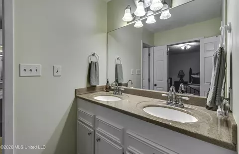 Bath - 245 Mackey Dr, Madison, MS 39110 photo 5 of 6