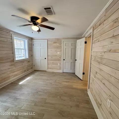 Bedroom - 207 S Commerce St, Natchez, MS 39120 photo 4 of 4