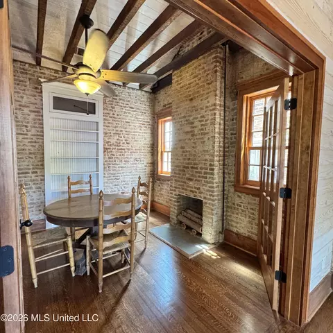 Dining - 207 S Commerce St, Natchez, MS 39120 photo 4 of 5
