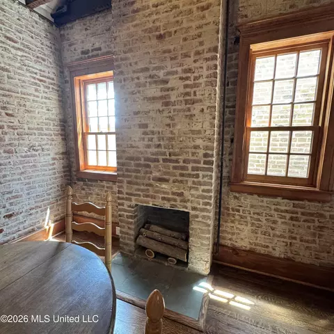 Dining - 207 S Commerce St, Natchez, MS 39120 photo 5 of 5