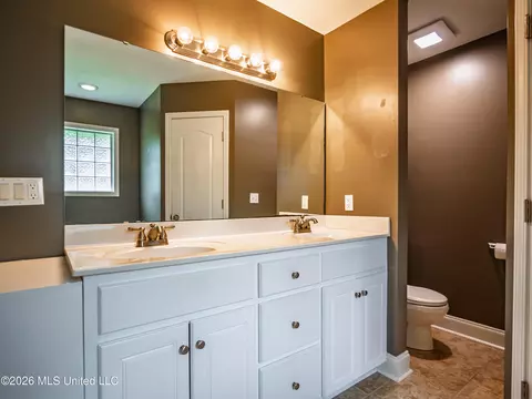 Bath - 229 Birch Tree Loop, Oxford, MS 38655 photo 2 of 5