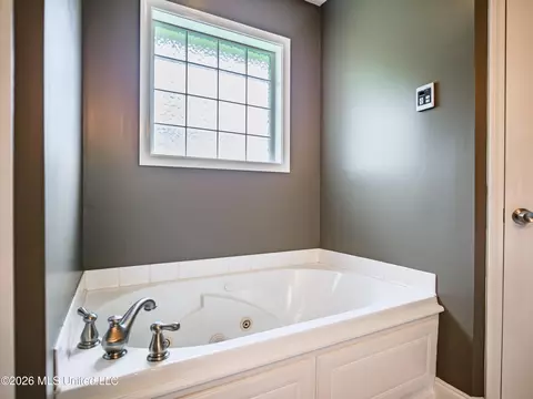 Bath - 229 Birch Tree Loop, Oxford, MS 38655 photo 4 of 5