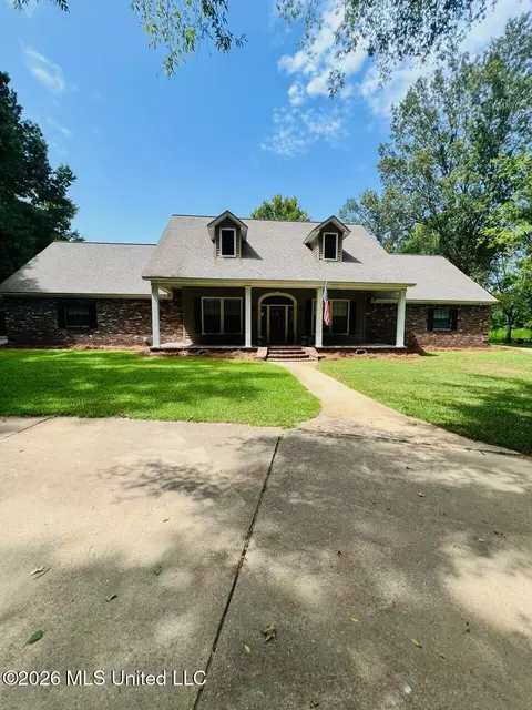 537 N Springlake Cir, Terry, MS 39170