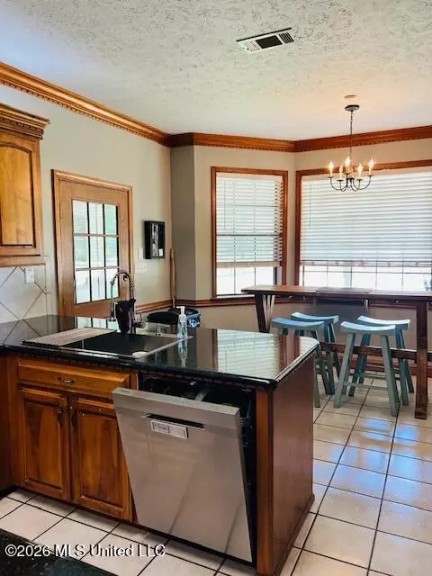 Kitchen - 537 N Springlake Cir, Terry, MS 39170 photo 3 of 5