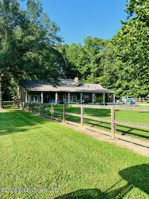 Exterior - 537 N Springlake Cir, Terry, MS 39170 photo 6 of 16