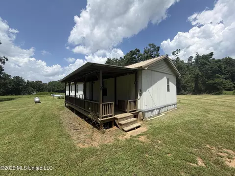 1884 Ranch Town Rd, Hickory Flat, MS 38633 photo 4