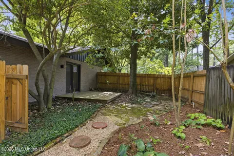 Exterior - 4458 Wedgewood St, Jackson, MS 39211 photo 7 of 8