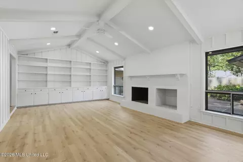 Living - 4458 Wedgewood St, Jackson, MS 39211 photo 5 of 8