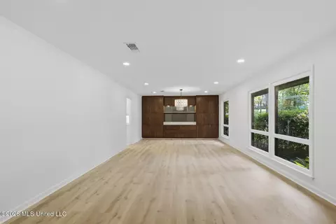 Living - 4458 Wedgewood St, Jackson, MS 39211 photo 1 of 8