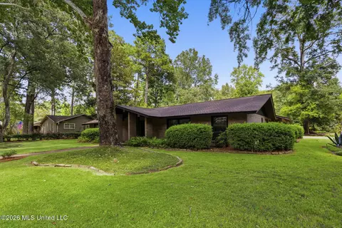 Exterior - 4458 Wedgewood St, Jackson, MS 39211 photo 3 of 8