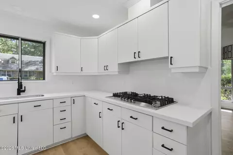Kitchen - 4458 Wedgewood St, Jackson, MS 39211 photo 7 of 7