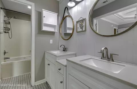 Bath - 217 White Oak Pl, Pearl, MS 39208 photo 4 of 4