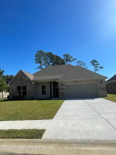 2 Byers Ln, Long Beach, MS 39560