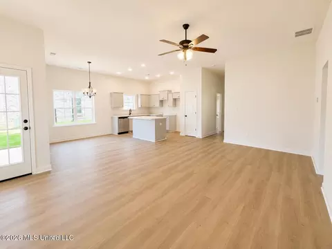 Living - 6373 River Ln, Walls, MS 38680 photo 1 of 3