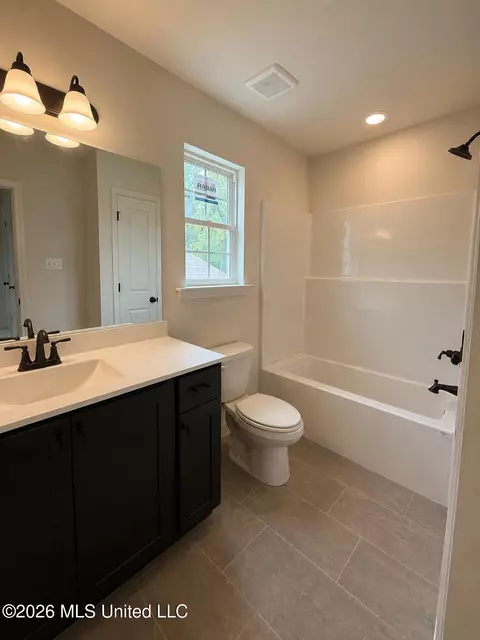 Bath - 6373 River Ln, Walls, MS 38680 photo 2 of 2