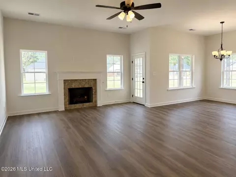 Living - 6373 River Ln, Walls, MS 38680 photo 2 of 3
