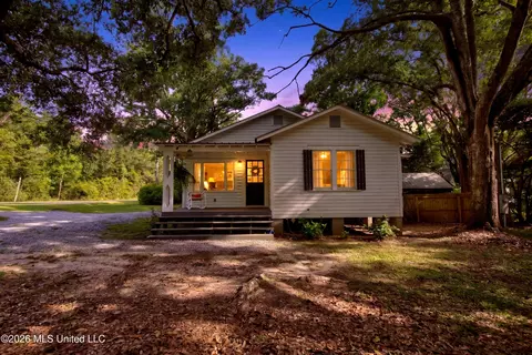 15264 Hudson Krohn Rd, Biloxi, MS 39532