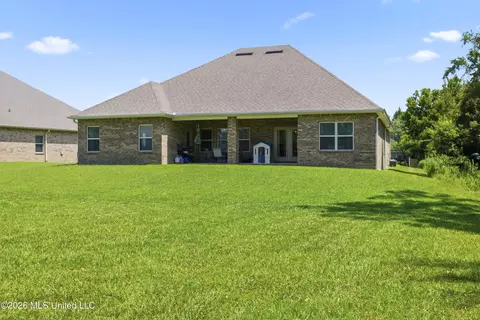 Exterior - 7128 Glen Eagle Dr, Biloxi, MS 39532 photo 6 of 10