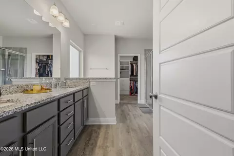 Entry Way - 7128 Glen Eagle Dr, Biloxi, MS 39532 photo 10 of 13